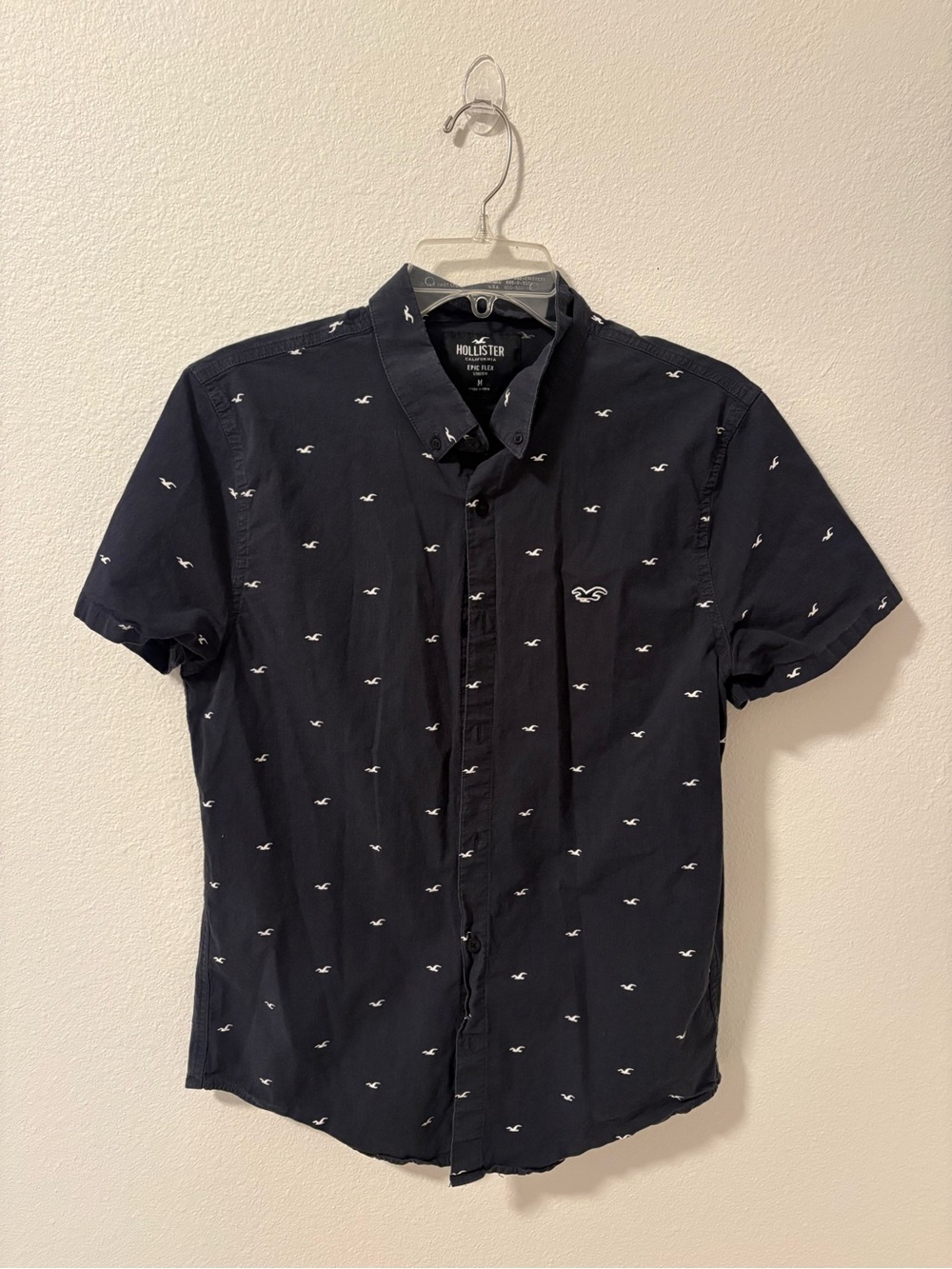 Hollister Men's Navy Short-Sleeve Button-Down with White Logo Print